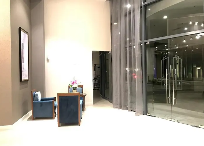 Ronzels Place- Unit At Horizons 101 *